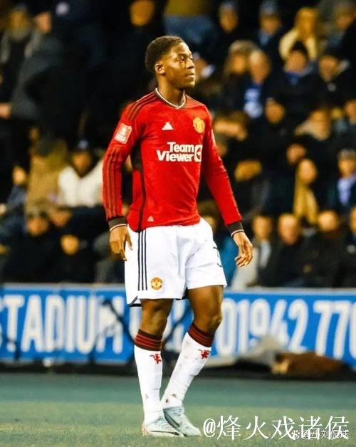 那不勒斯再出手 冬窗瞄准梅努 球员主动寻求转会 那不勒斯再出手 冬窗瞄准梅努 球员主动寻求转会