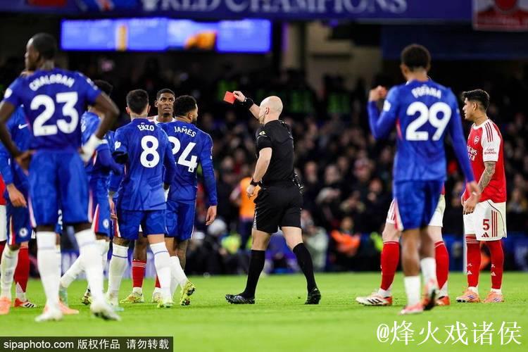 官方：凯塞多因踩踏对手被禁赛3场，盖耶掌掴队友禁赛2场